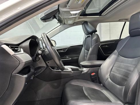 Used 2022 Toyota RAV4 XLE Premium FWD image 12