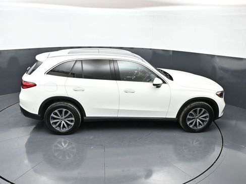 Used 2025 Mercedes-Benz GLC 300 4MATIC image 38