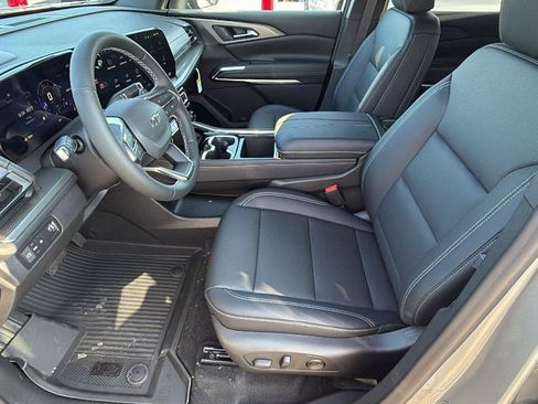New 2027 Chevrolet Traverse LT w/ Midnight/Sport Edition FWD image 4