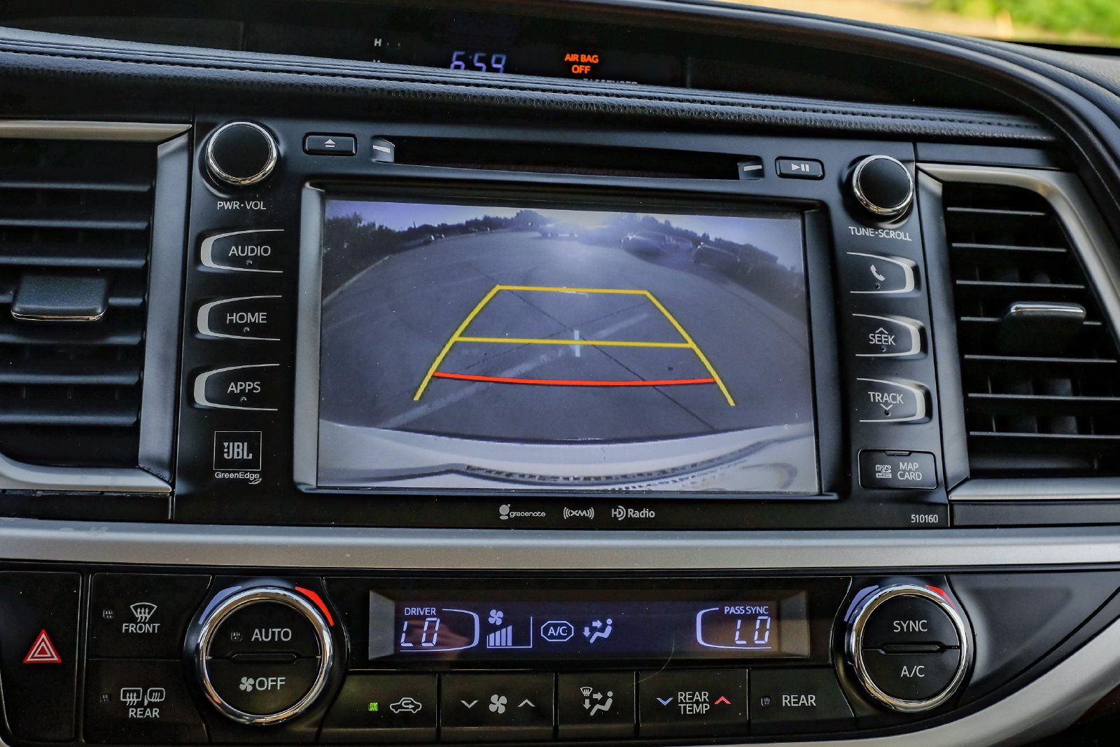 Used 2016 Toyota Highlander Limited w/ Driver Technology Package FWD image 19