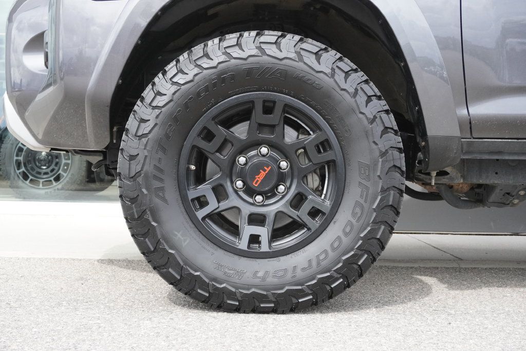 Used 2021 Toyota 4Runner TRD Off-Road Premium w/ Moonroof Package AWD/4WD image 32