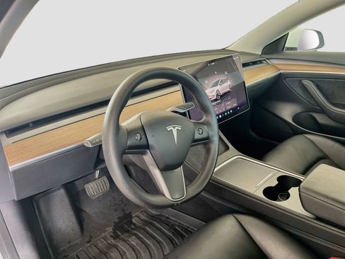 Used 2023 Tesla Model 3 Standard Range RWD image 9