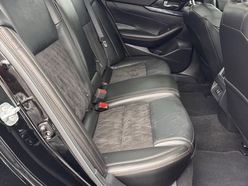 Used 2021 Nissan Maxima SR w/ Sport Mat Group image 13