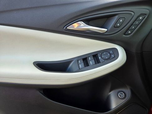 Used 2020 Buick Encore GX Essence w/ Advanced Technology Package image 18