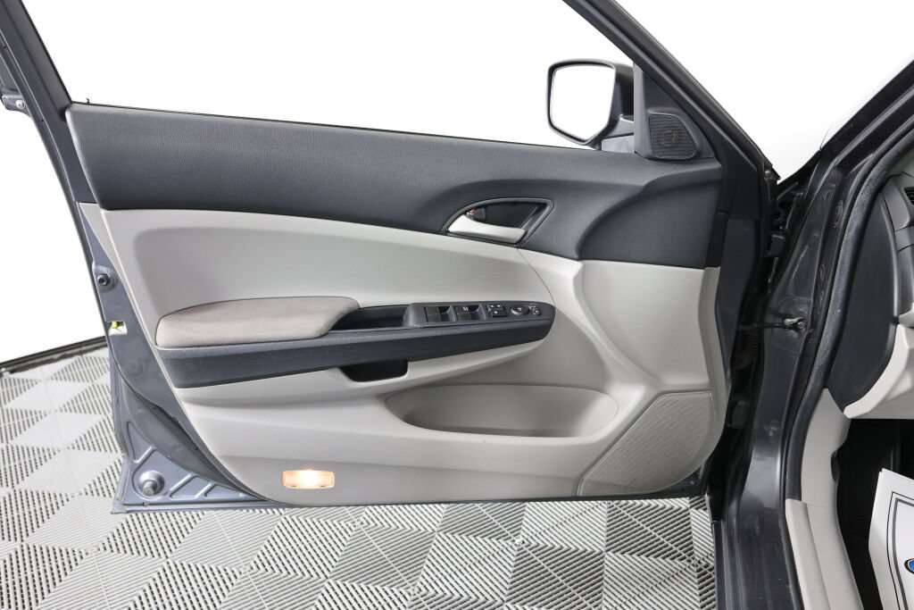 Used 2012 Honda Accord LX image 12