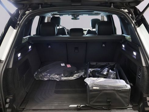 New 2026 Land Rover Range Rover SE AWD/4WD image 15
