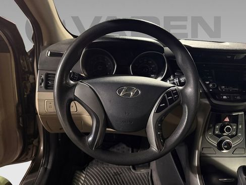 Used 2014 Hyundai Elantra SE image 10