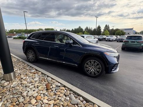 Used 2023 Mercedes-Benz EQS 580 4MATIC SUV image 5