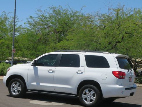 Used 2016 Toyota Sequoia SR5 AWD/4WD image 5