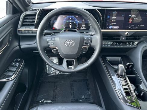 Used 2025 Toyota Crown Signia Limited image 16