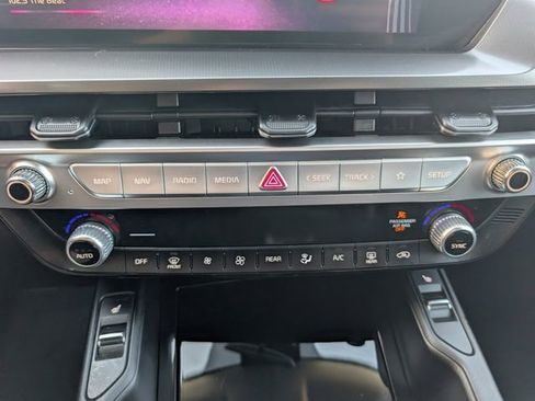 Used 2025 Kia Telluride S image 17