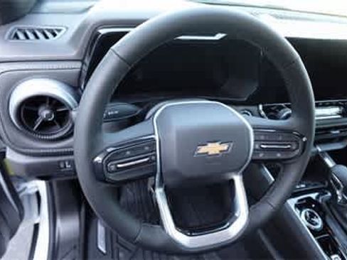 New 2025 Chevrolet Colorado LT w/ LT Convenience Package AWD/4WD image 14