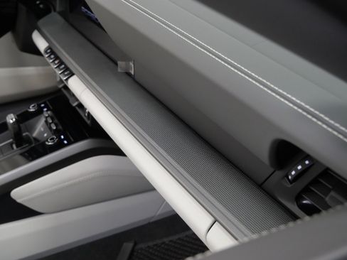 Used 2023 Porsche 911 Carrera image 22