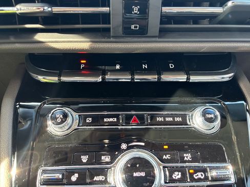 Used 2022 Lincoln Corsair Reserve w/ Equipment Group 201A AWD/4WD image 28