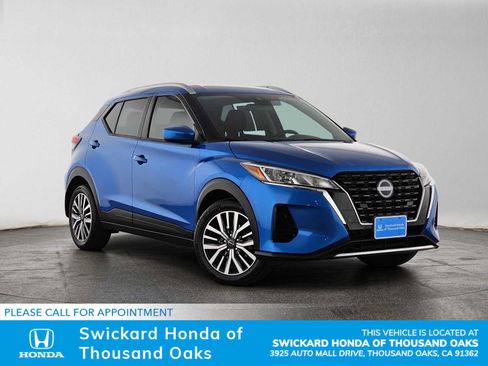 Used 2023 Nissan Kicks SV FWD image 1