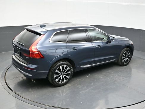 Used 2023 Volvo XC60 B5 Plus image 34