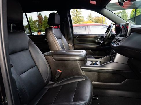Used 2021 Chevrolet Suburban LT image 24