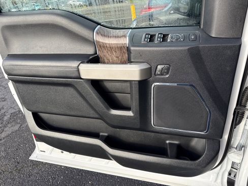 Used 2019 Ford F350 Lariat w/ Camper Package image 26