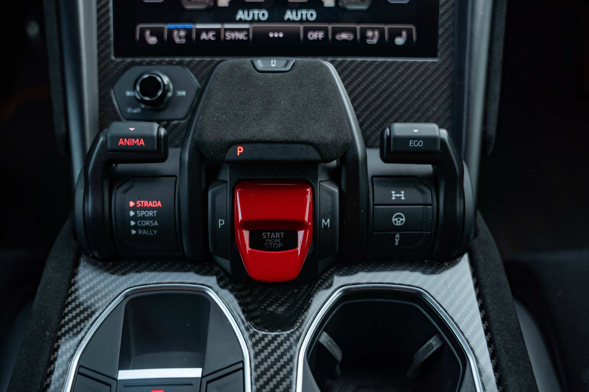 Used 2024 Lamborghini Urus Performante AWD/4WD image 27