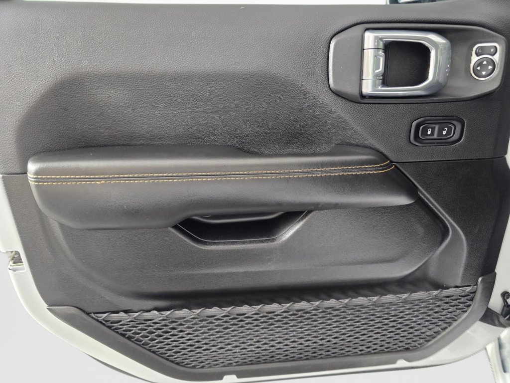 Used 2025 Jeep Wrangler Unlimited Sahara AWD/4WD image 18