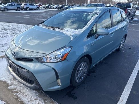 Used 2015 Toyota Prius V Three image 7