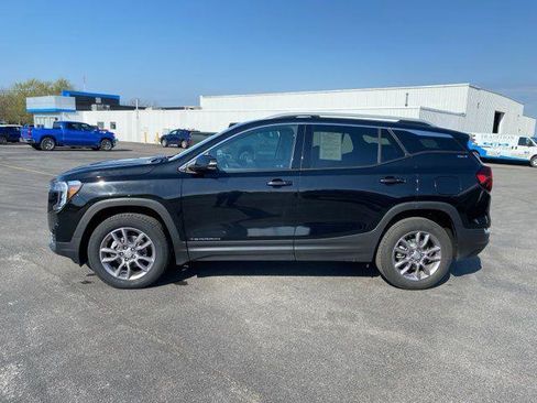 Used 2024 GMC Terrain SLT AWD/4WD image 7
