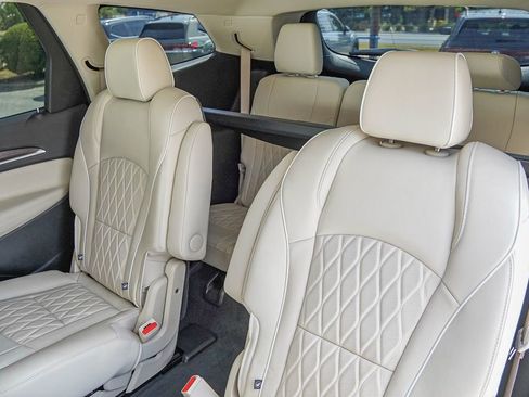 Used 2023 Buick Enclave Avenir image 39