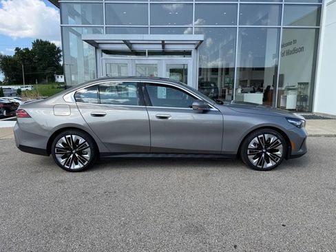 Used 2026 BMW 540i xDrive AWD/4WD image 2
