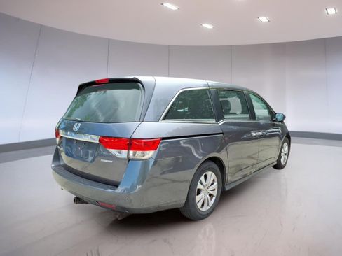 Used 2016 Honda Odyssey SE image 4