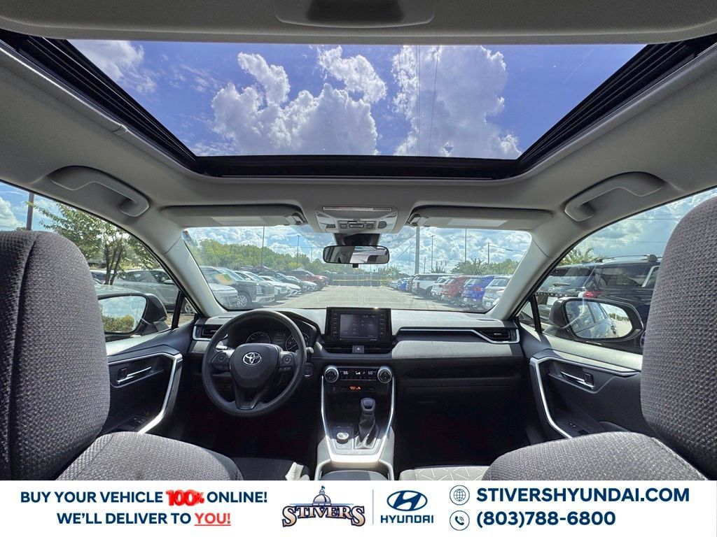 Used 2021 Toyota RAV4 XLE w/ Convenience Package AWD/4WD image 3