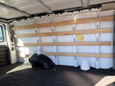 Used 2024 GMC Savana 2500 w/ Driver Convenience Package image 16