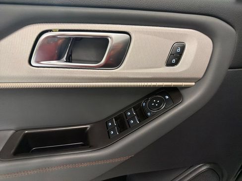 New 2026 Ford Explorer Active RWD image 16