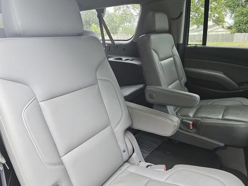 Used 2015 Chevrolet Suburban LT w/ Luxury Package AWD/4WD image 16
