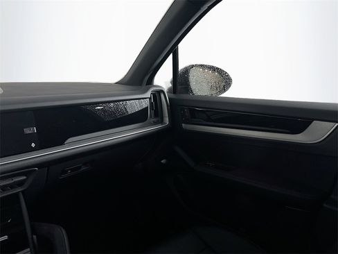 New 2026 Porsche Cayenne Base image 26