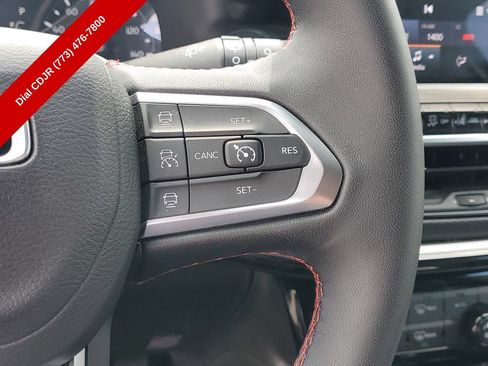 Used 2025 Jeep Compass Trailhawk w/ Trailhawk Convenience Group AWD/4WD image 24