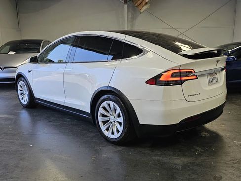 Used 2017 Tesla Model X 75D AWD/4WD image 2