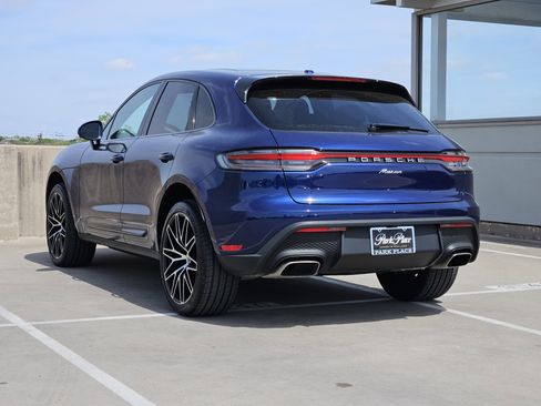 Certified 2025 Porsche Macan image 3