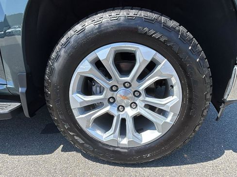 Used 2025 Chevrolet Silverado 1500 LTZ w/ LTZ Premium Package AWD/4WD image 9