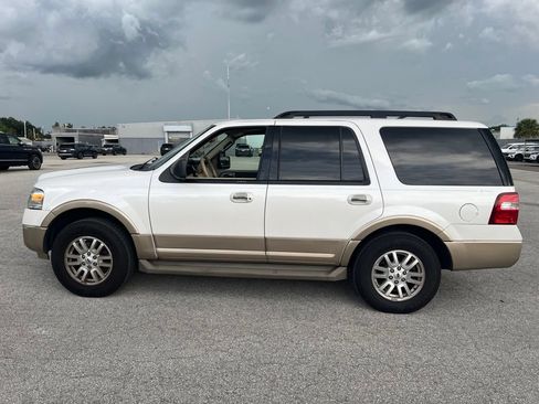 Used 2014 Ford Expedition XLT w/ Equipment Group 201A RWD image 4