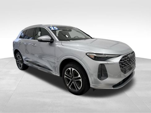 Used 2025 Audi Q5 Premium Plus image 8