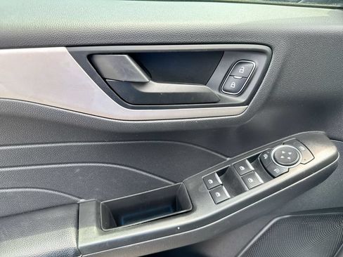 Used 2022 Ford Escape SE FWD image 20