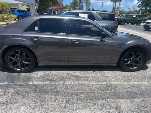 Used 2020 Chrysler 300 Touring w/ Sport Appearance Package RWD image 29