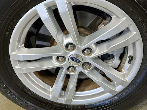 Used 2021 Ford Explorer XLT RWD image 31