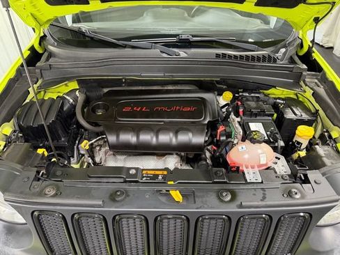 Used 2018 Jeep Renegade Altitude AWD/4WD image 26