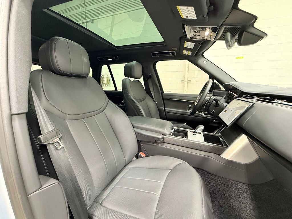 Used 2024 Land Rover Range Rover SE AWD/4WD image 45