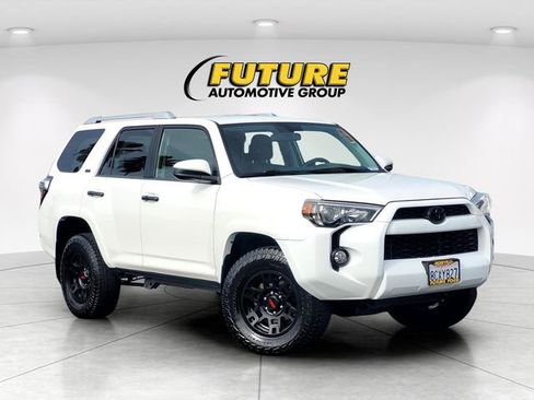 Used 2018 Toyota 4Runner SR5 image 1