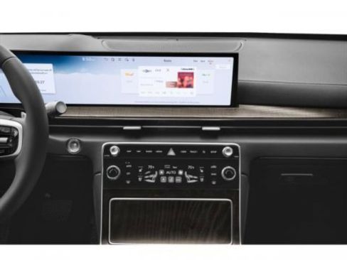 Used 2025 Genesis GV80 2.5T Select image 12