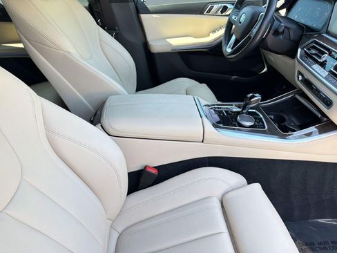 Used 2022 BMW X5 sDrive40i w/ Premium Package RWD image 31