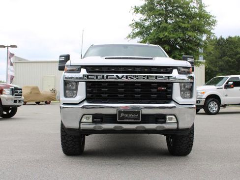 Used 2021 Chevrolet Silverado 2500 LT w/ Z71 Off-Road Package AWD/4WD image 2