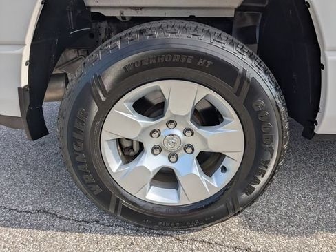 Used 2020 RAM 1500 Big Horn AWD/4WD image 11